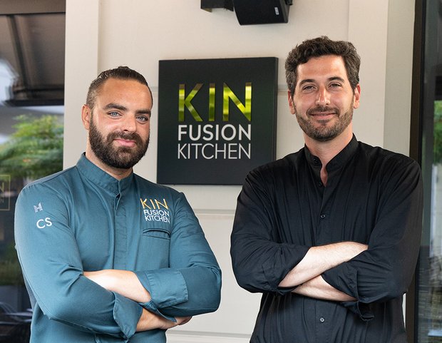 KIN Restaurant: Chef Carlo Sannini und Gastgeber Dario Buono - Foto: Wibes Agentur