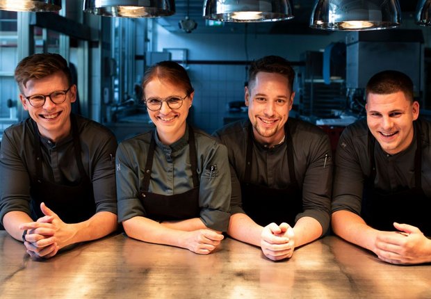 Das Küchenteam des Restaurant Überfahrt: Felix Groetsch, Cornelia Fischer, Marvin Herbert und Timo Beck - © Jörg Lehmann Berlin